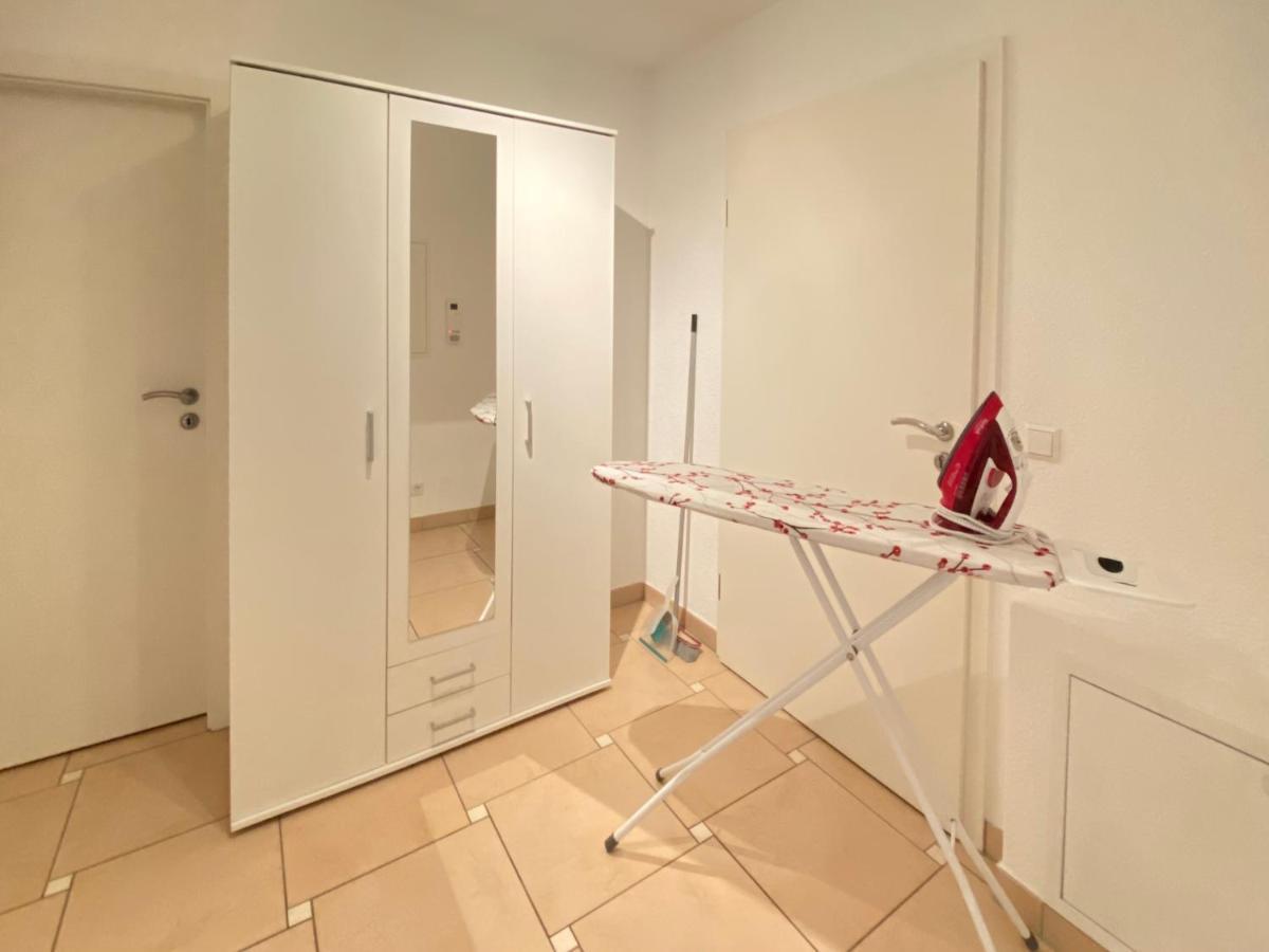 2 Zimmer Apartment, 70 Qm, Max 4 Pers, Private Terasse, 2 Parkplaetze, Internet 250 Mbit Gaertringen Exterior photo